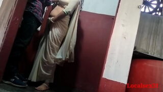 Indian Desi Horny Aunty And Nephew Fucked Pussy in Bathroom Sex Video